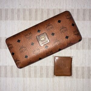 MCM Oversized, sunglasses case